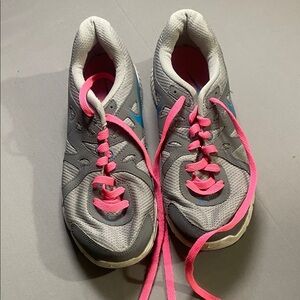 Nike Women's Gray and Pink Athletic Shoes